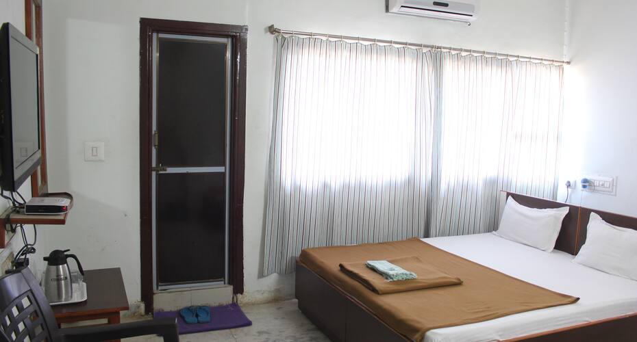 Sanjay Lodge, Pune 4